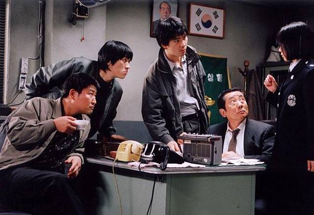 영화 '살인의 추억'은 봉준호 감독의 두 번째 장편영화다. /영화 '살인의 추억' 스틸