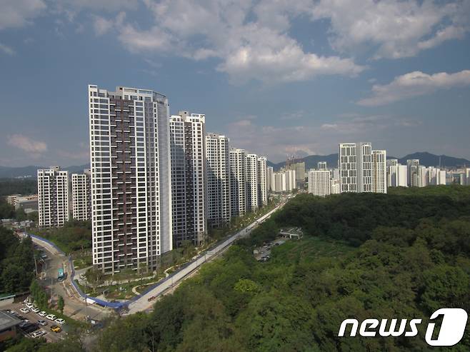 오는 30일부터 입주하는 강동구 고덕동 '고덕그라시움' 전경.(제공=대우건설)© 뉴스1