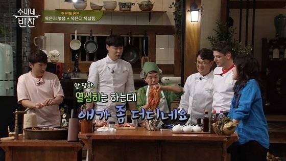 tvN 예능 '수미네 반찬'. 일상의 반찬이 귀해진 세태 덕에 김수미의 세 번째 전성기를 열었다. [사진 tvN]