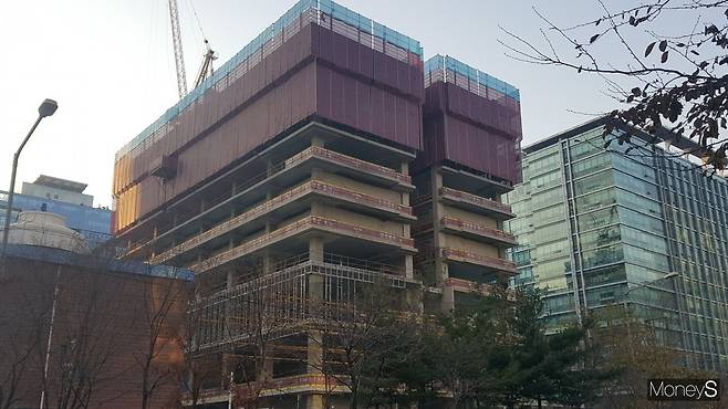 가산디지털단지의 한 지식산업센터 공사현장. /사진=김창성 기자