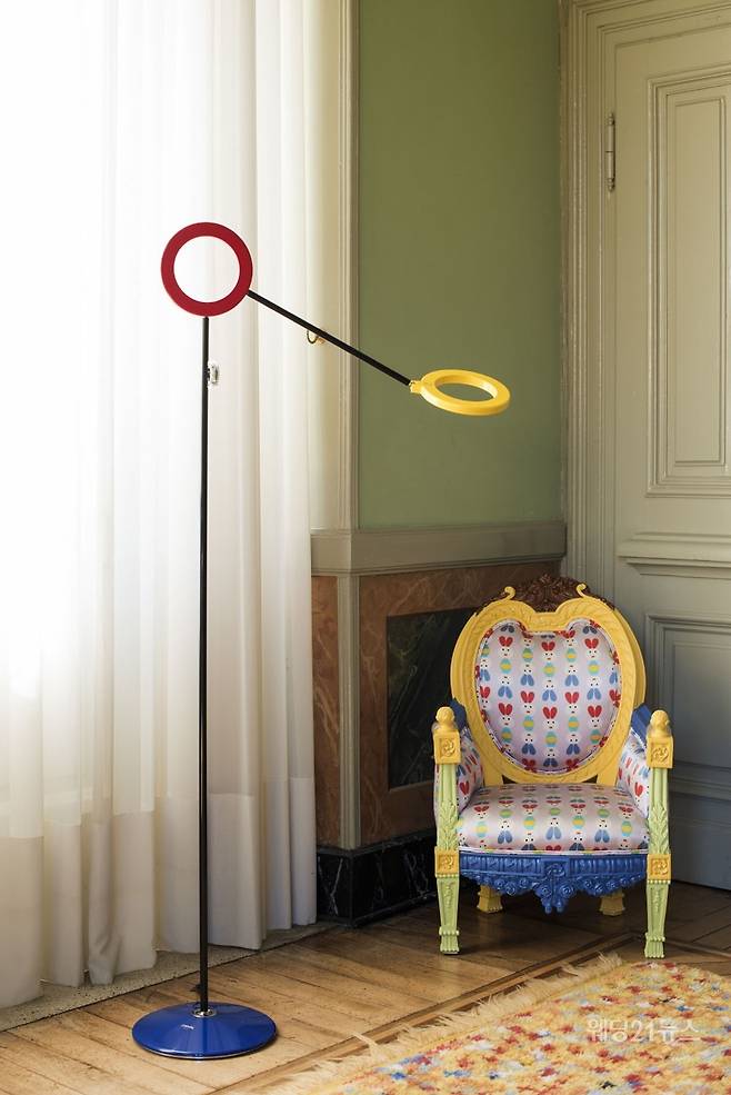 사진 : 아물레또 플로어 불투명 트리니티