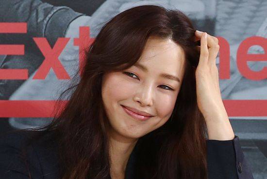 4일 오후 부산 해운대구 영화의전당에서 열린 '제24회 부산국제영화제' 오픈토크에 영화 극한직업의 배우 이하늬가 참석하고 있다/사진=연합뉴스