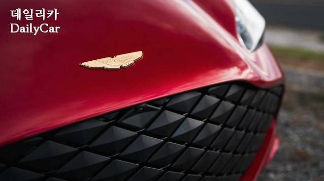 애스턴 마틴, DBS GT 자가토