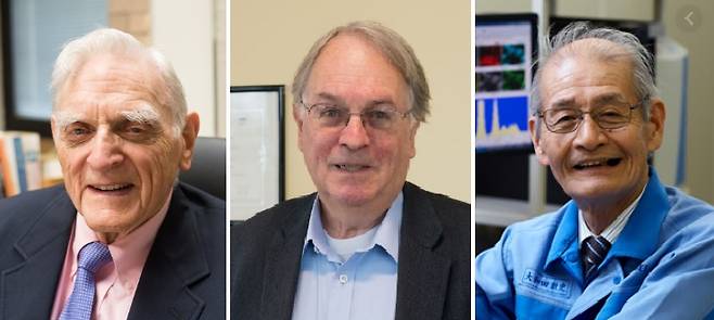 2019 노벨화학상 수상자가 발표됐다. (왼쪽부터) 존 구디너프 미국 텍사스대 교수(97)와 스탠리 휘팅엄 미국 빙엄턴대 교수(78), 요시노 아키라 일본 메이조대 교수 겸 아사히가세이 명예 연구원 (71)