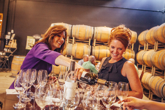 샤토 생 미셸 와이너리의 와인 시음행사. 적은 돈으로 와인을 맛볼 수 있다는 건 시애틀 여정의 큰 즐거움 중 하나다.