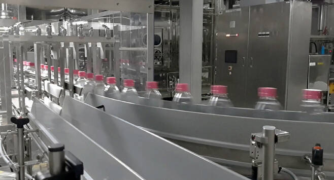 동원시스템즈 횡성 무균충전음료 공장에서 제품이 생산되고 있다. (사진=동원시스템즈)