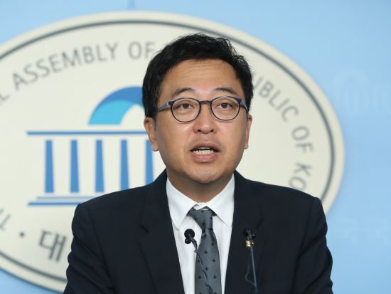 금태섭 더불어민주당 의원이 21일 서울 여의도 국회에서 2020 총선 혐오없는 선거를 위한 제언 기자회견을 하고 있다. 뉴시스