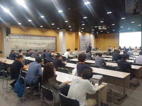 지난 9 월 서울 방배동 대한건축학회에서 국토교통부가 개최한 건축사자격시험 개선안 간담회. [국토교통부]