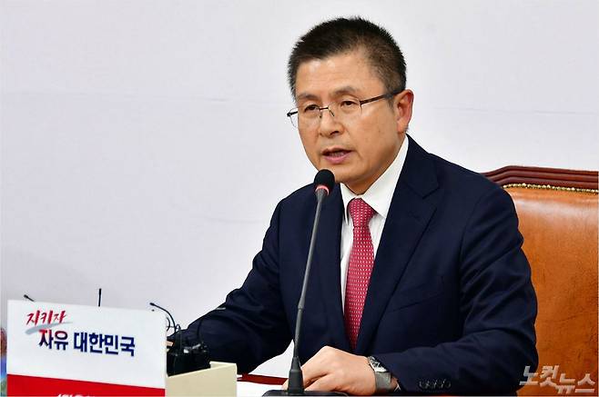 자유한국당 황교안 대표가 6일 오후 국회에서 기자간담회를 갖고 있다. (사진=윤창원기자)