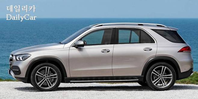 2020년형 GLE도 C필러를 강조한 모습