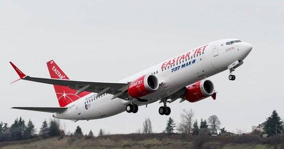 지난해 12월 18일 미국 시애틀 보잉 딜리버리 센터에서 이륙하는 ‘B737-맥스 8’. [사진 이스타항공]