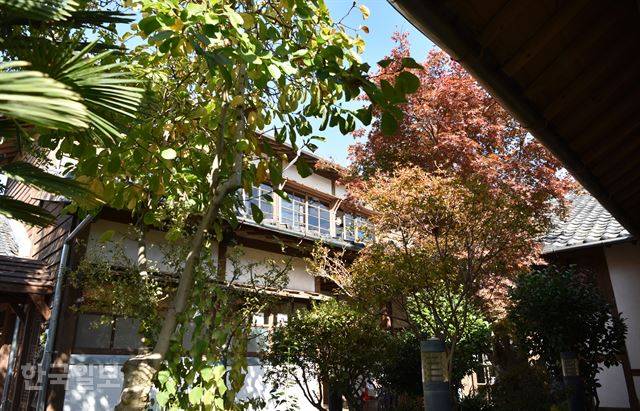 입장료 1,000원을 내면 투숙객이 아니어도 보성여관 내부를 둘러볼 수 있다.