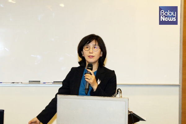 19일 가족정책포럼에서 송다영 인천대학교 사회복지학과 교수는 '성평등한 저출산기본계획의 방향과 과제'를 주제로 발제했다. ⓒ한국여성정책연구원