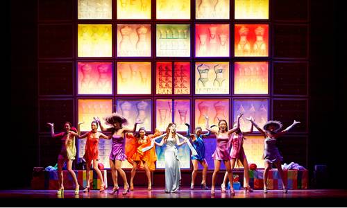 ‘라이온 킹’과 함께 디즈니 뮤지컬의 최고작으로 꼽히는 ‘아이다’. 옛 이집트를 배경으로 누비아 공주 ‘아이다’와 사랑에 빠진 이집트 장수 ‘라다메스’, 그의 약혼녀인 이집트 공주 ‘암네리스’가 각자의 사랑을 위해 어려운 선택을 하며 성장한다. 신시컴퍼니 제공