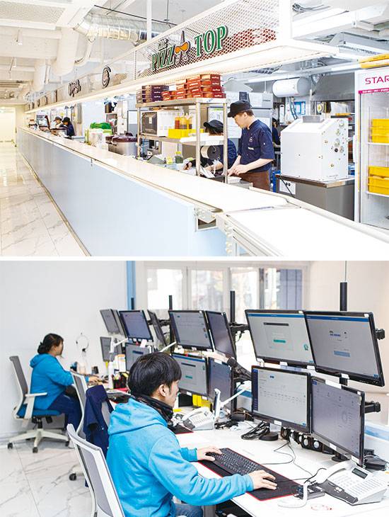 경기 성남에 위치한 공유주방1번가 내부 모습. 각 주방에서 음식을 만들어 주방 앞 레일 위에 올려놓으면 레일을 타고 통합 관제실로 이동, 배달대행기사에게 전달된다(위). 공유주방1번가 직원 한 명당 4개 주방의 주문을 통합관리함으로써 인건비를 절감하고 있다. <사진 : 최영재 기자>