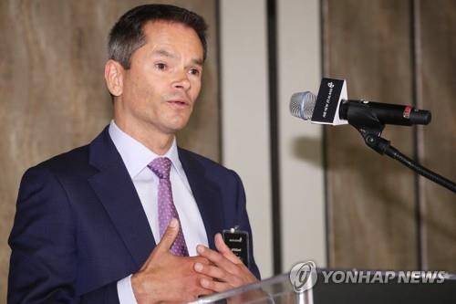 제프 맥도웰 에어뉴질랜드 CEO 대행 (서울=연합뉴스) 진연수 기자 = 제프 맥도웰 에어뉴질랜드 최고 경영자 직무 대행이 25일 서울 종로구 포시즌스 호텔에서 열린 에어뉴질랜드의 '대한민국 인천-뉴질랜드 오클랜드' 직항 노선 신규 취항 기념 기자간담회에서 개회사를 하고 있다. 2019.11.25