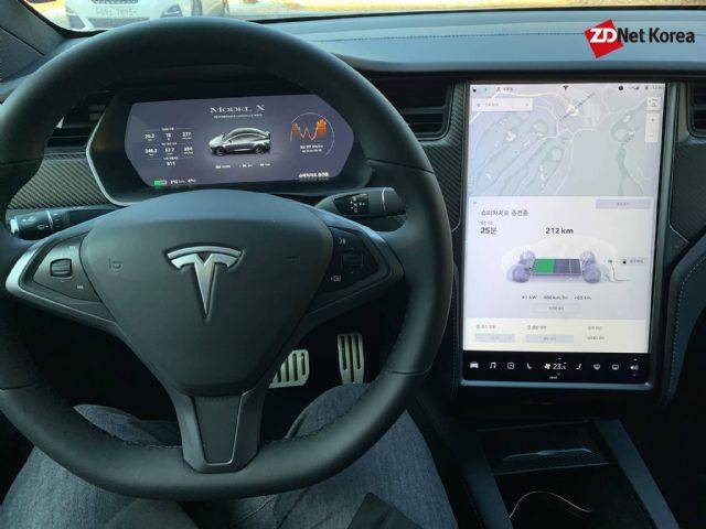테슬라 모델 X 퍼포먼스 내부 (사진=지디넷코리아)