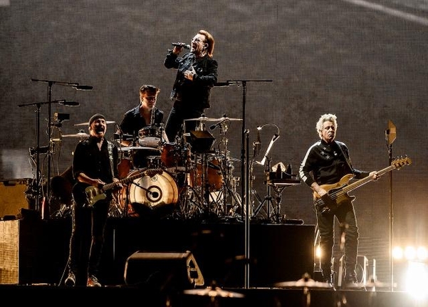 지난 8일 오후 서울 고척스카이돔에서 진행된 U2 내한공연 모습. /라이브네이션코리아 제공