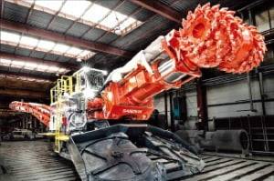 부분 단면 굴착기 ‘로드헤더’