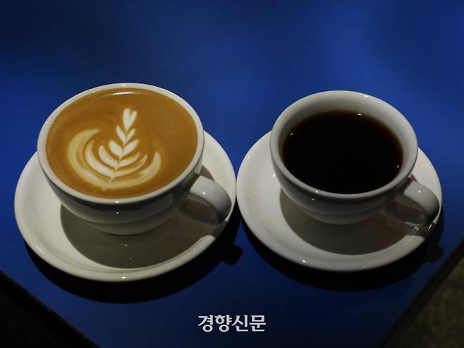 베르크 로스터스의 카페라떼와 핸드드립 커피