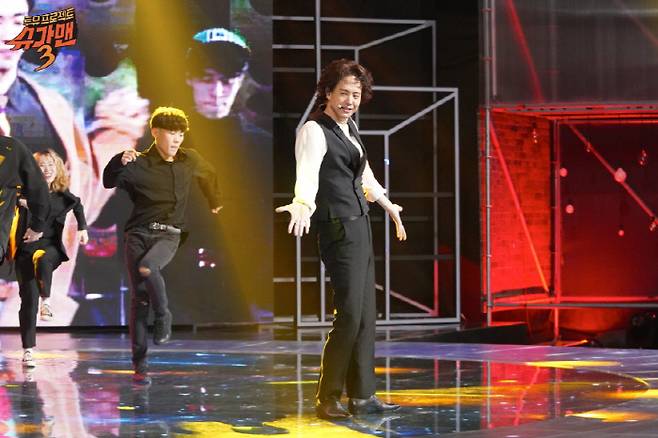 ‘슈가맨3’ 깜짝 등장해 열풍을 일으킨 가수 양준일. 사진 JTBC