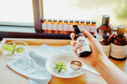 화학성분을 배제한 맞춤 화장품을 보내주는 ‘먼슬리 코스메틱’. [사진 제공 · 먼슬리 코스메틱]