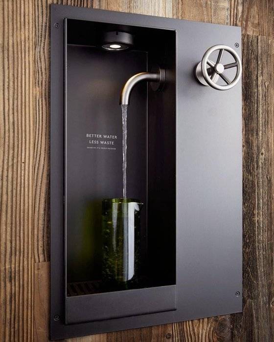 미국 마이애미, 뉴욕과 LA 등지에 문을 연 '원 호텔'은 지속가능한 디자인 호텔을 추구한다. 객실에는 종이 패키지에 담긴 물을, 로비에는 투숙객이 텀블러에 물을 담아갈 수 있도록 정수 시설을 비치해뒀다. [사진 원 호텔]