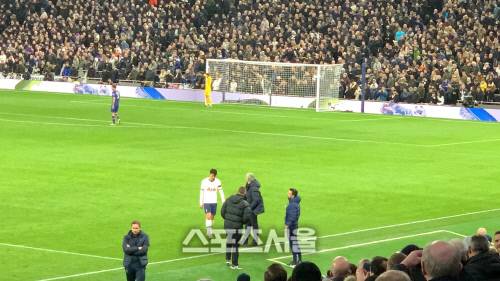 손흥민이 23일(한국시간) 첼시전 후반 17분 퇴장을 당했다. 런던 | 이동현통신원