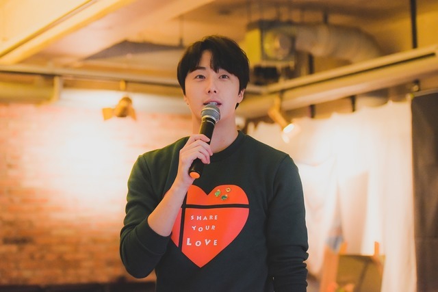 정일우는 지난 15일 일요일 서울 방배동 커피상회에서 '2019 정일우와 함께하는 사랑나누기 바자회'를 개최하고 수익금 전액 기부했다. /제이원인터내셔널컴퍼니