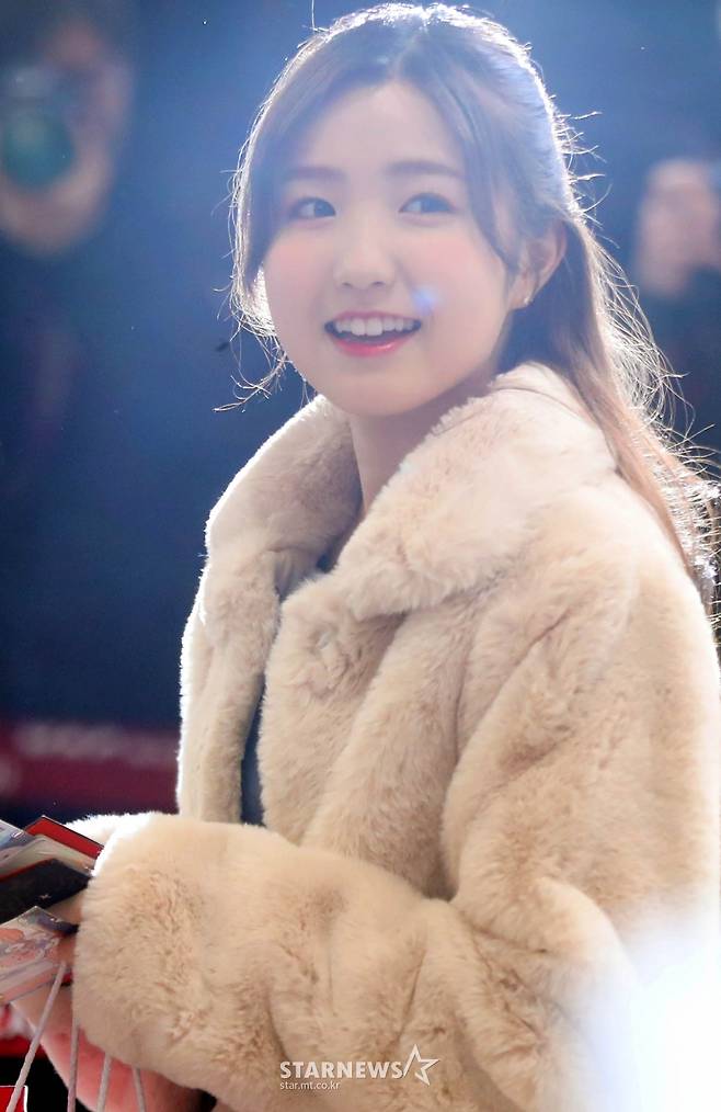 [★화보]아이즈원 히토미 '다시 또 만나요!'