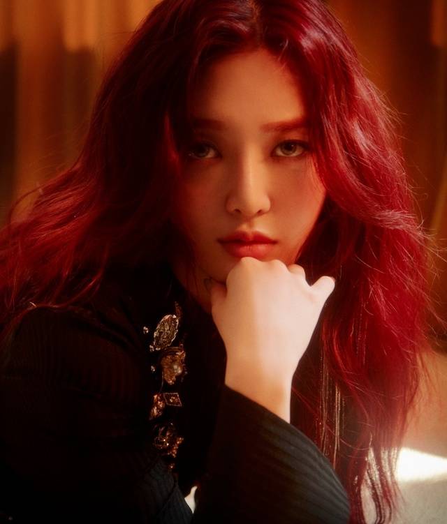 [서울=뉴시스] AOA 찬미. (사진 = FNC엔터테인먼트 제공) 2019.12.27. realpaper7@newsis.com