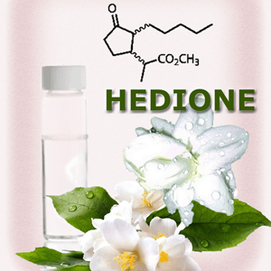 1958년 스위스 향료회사 퍼메니시의 화학자들은 자스민을 연상시키는 우아한 꽃향기가 나는 분자 헤디온을 창조했다. 흥미롭게도 정작 자스민에는 헤디온이 존재하지 않는다. 지난 2015년 인간의 페로몬수용체가 헤디온에 반응한다는 놀라운 사실이 밝혀졌다.  fragrance laboratory 제공