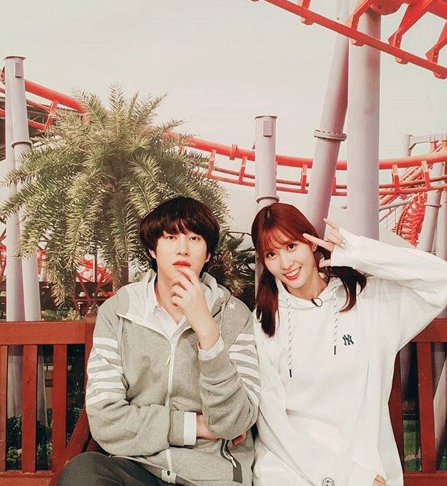 김희철(왼) 모모(사진=인스타그램)