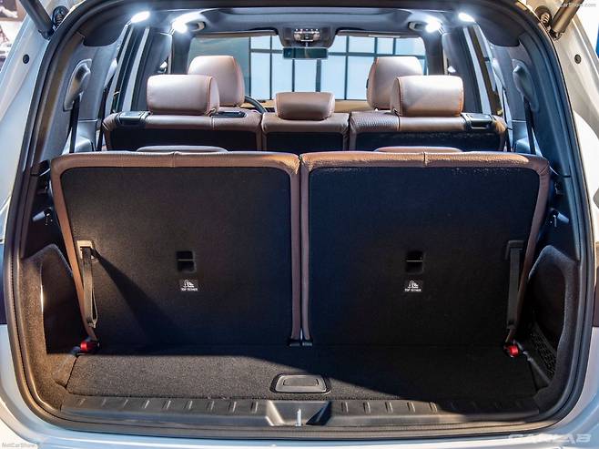 7인승 - 3열시트 펼친 모습