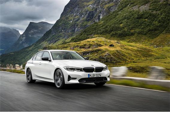 BMW 뉴 320d가 2019 올해의 안전한 차 최우수 차량 선정됐다./사진=BMW그룹코리아