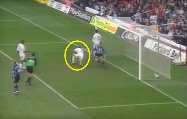 셰필드 쥘 데 빌데의 슈팅을 온 몸으로 막은 뒤의 우드게이트