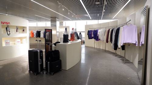 △'무신사 테라스 샵'의 모습. 무신사 테라스 샵에는 800평 규모에 비해 옷이 많지 않다. 이들은 제품 판매와 동시에 고객에게 '브랜드 경험'을 제공하고 있다. [사진 = 김형준 인턴기자]