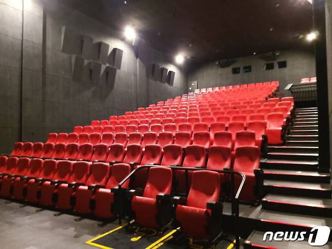 다섯번째 확진자 왔다갔다던 성신여대 CGV © 뉴스1 정지형 수습기자