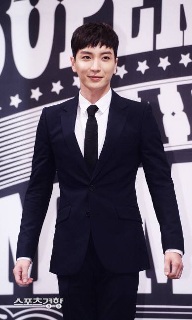 그룹 슈퍼주니어의 멤버 이특. 사진 경향DB