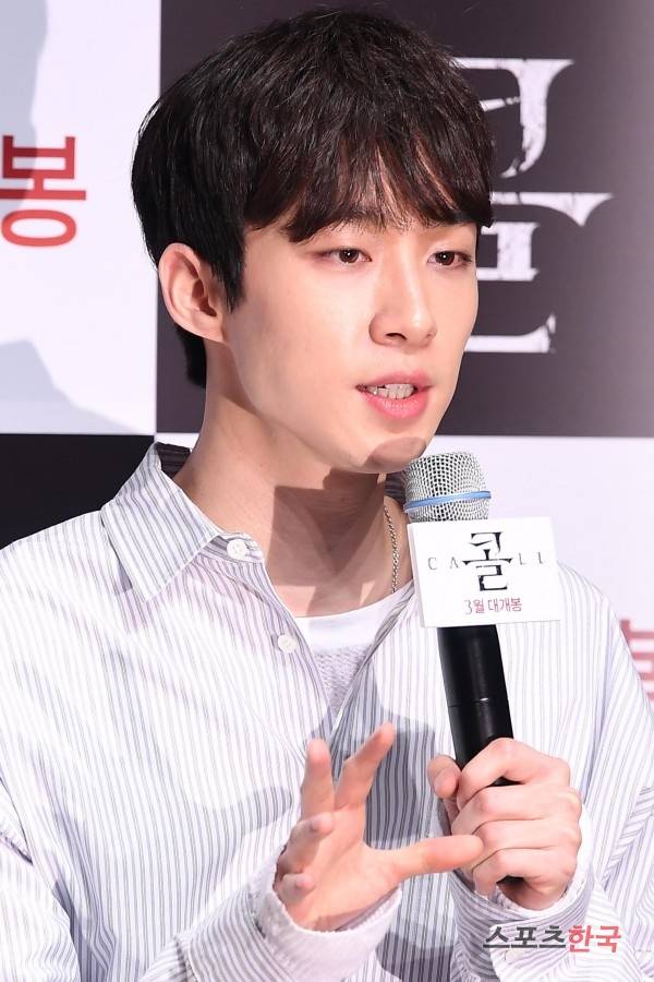 영화 '콜'(감독 이충현) 제작보고회에 참석하고 있는 이충현 감독. 사진=이혜영 기자 lhy@hankooki.com