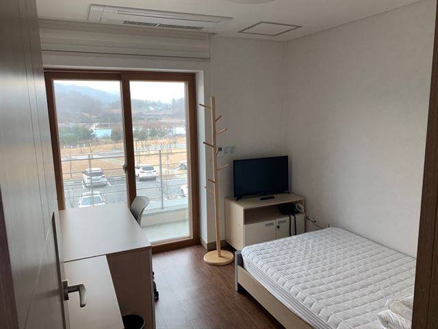 신종 코로나바이러스 감염증(코로나19) 발원지인 중국 후베이성 우한에서 귀국한 교민들이 2주간 임시생활한 기숙사 객실. 연합뉴스