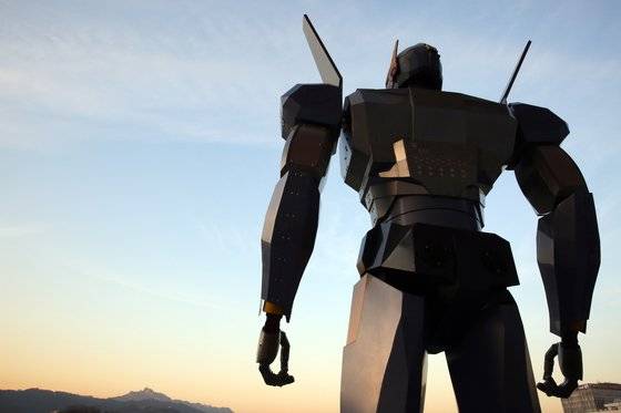 세운상가에서 직접 만든 로보트 조형물 ‘세보트’.