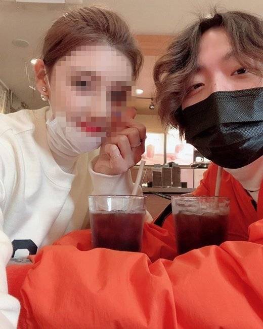 ▲ 해쉬스완과 여자친구. 출처ㅣ해쉬스완 SNS