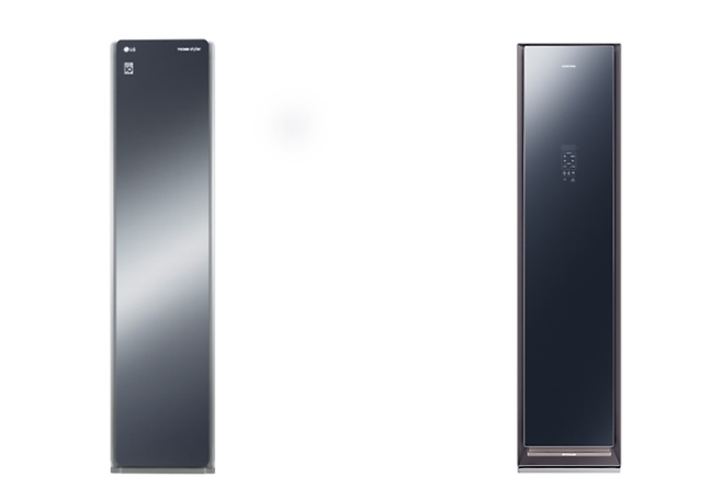 LG전자 스타일러 S3MF(왼쪽)와 삼성전자 에어드레서 DF60R8700CG(오른쪽)