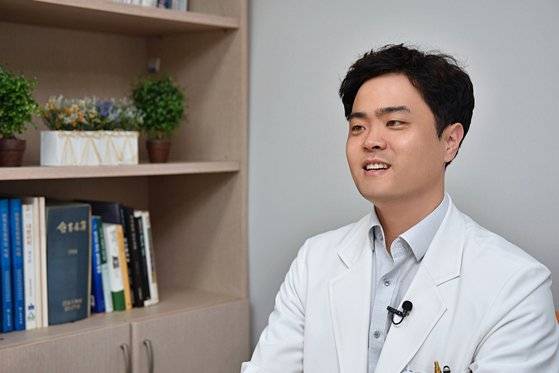 한양대학교병원 감염내과 김봉영 교수를 만나 항생제 내성에 대해 자세히 알아봤다.