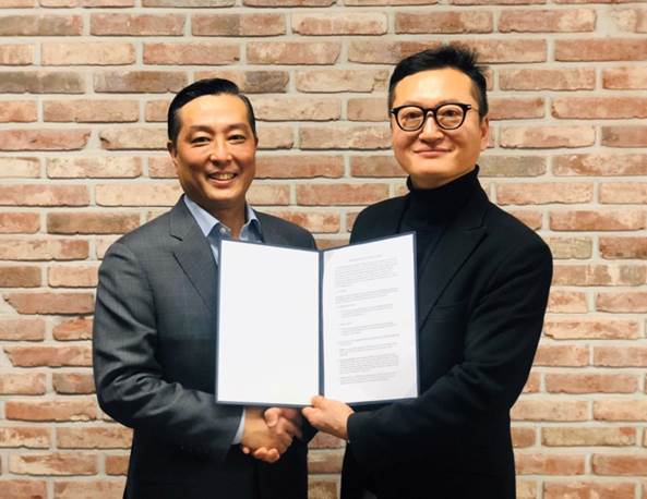 좌) 페블킥 도날드시로이시 대표 우)클래게임즈 정희철 대표