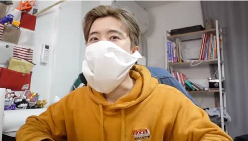 유튜버 허팝이 2일 자신의 채널에서 KF94 인증 원단으로 직접 마스크를 만드는 실험을 해보였다. 출처|유튜브