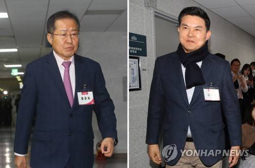 공천 면접 출석하는 홍준표 김태호 홍준표 전 자유한국당 대표(왼쪽)와 김태호 전 경남지사가 지난달 20일 국회 의원회관에서 미래통합당의 제21대 국회의원 예비후보자 면접에 각각 입장하고 있다. [연합뉴스 자료사진]