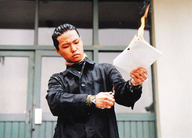 영화 '아름다운 청년, 전태일'(1995)은 노동법 준수를 외치며 분신한 전태일의 삶을 그린다.