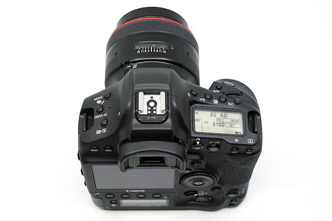 조작은 대부분 버튼으로 구성했지만 직관적으로 다룰 수 있다.